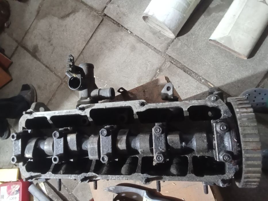 Головка Ауди 100 2.0 объём