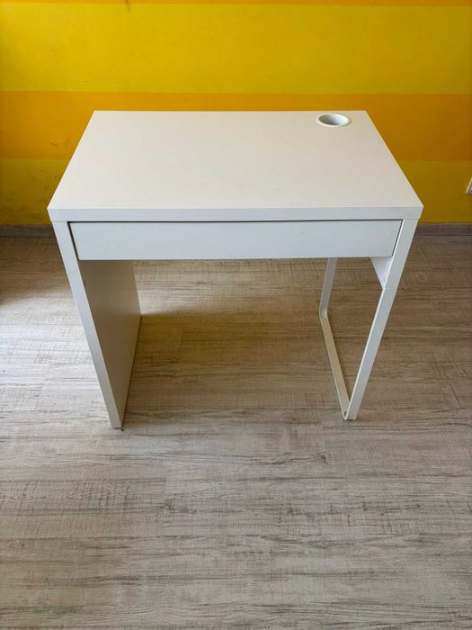 Компютърно бюро с чекмедже - 4 бр.