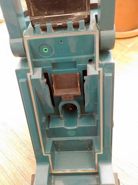 Makita radio BMR 100 radio cu baterii Hilti Milwaukee DeWalt Bosch