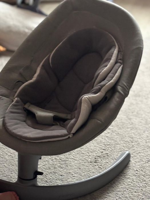 Продам шезлонг для ребенка б/у