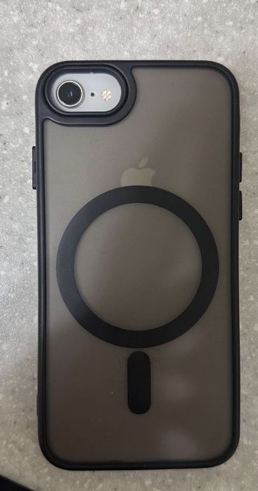 Продам срочно Iphone Se 2020