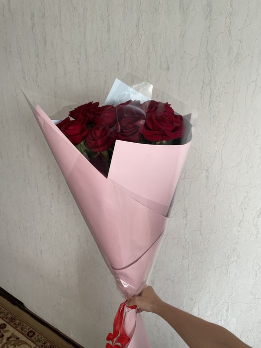 Роза — очень красивый, нежный и ароматный цветок.