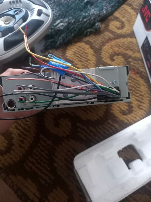 Продам автомагнитолу JVC