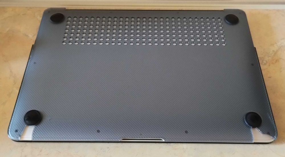 MacBook Air 13,3 инча (А1466) - пълен комплект (като нов) + подарък