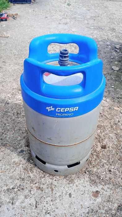 Продавам газови бутилки