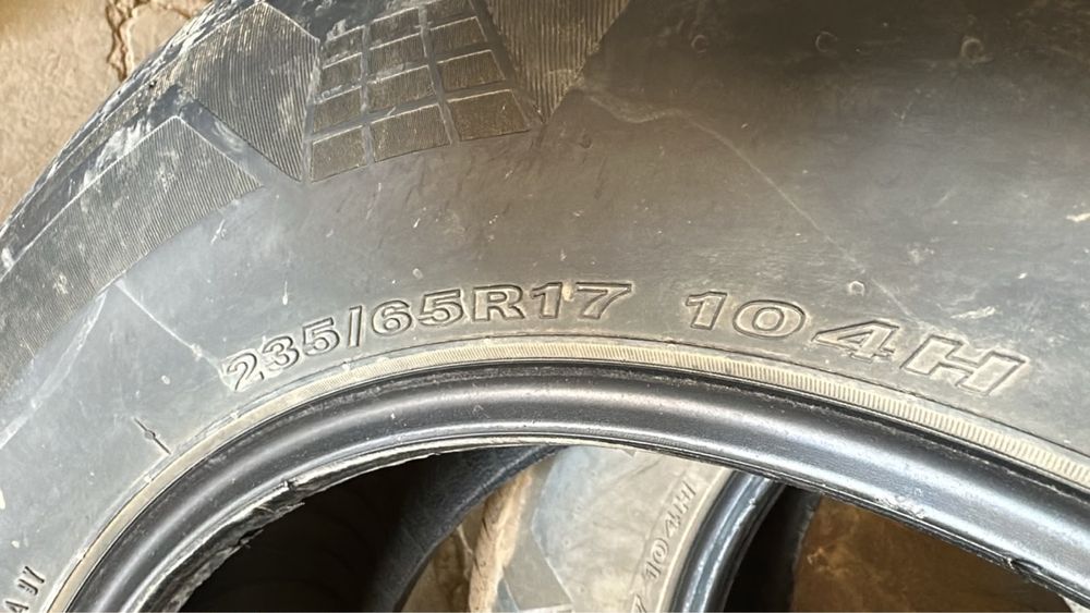 235/65/17 продам шины