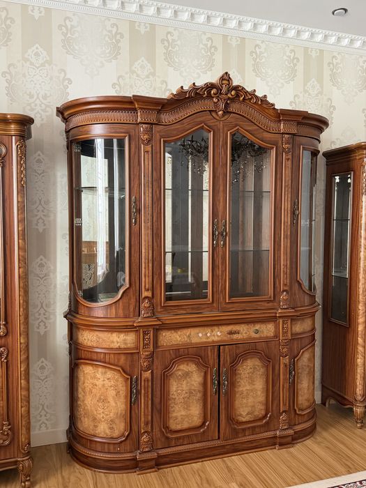 Сервант, витрина и ТВ-тумба