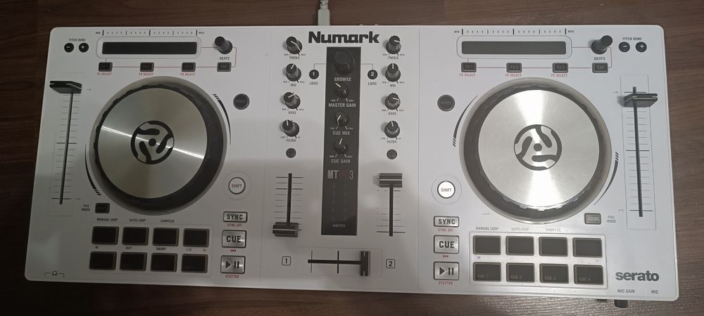 Mixer Numark MixTrack Pro 3