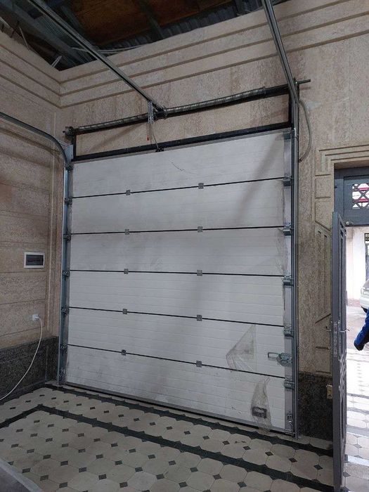 Автоворота. Сделано в Италии. Итальянский мотор.