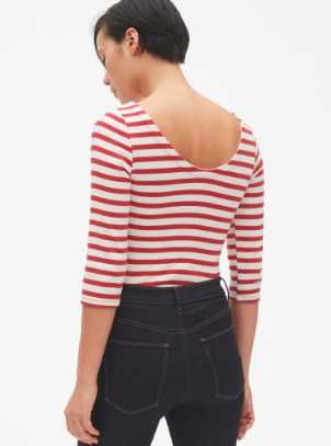 Блуза на винен десен с гръб тип балерина на марка GAP