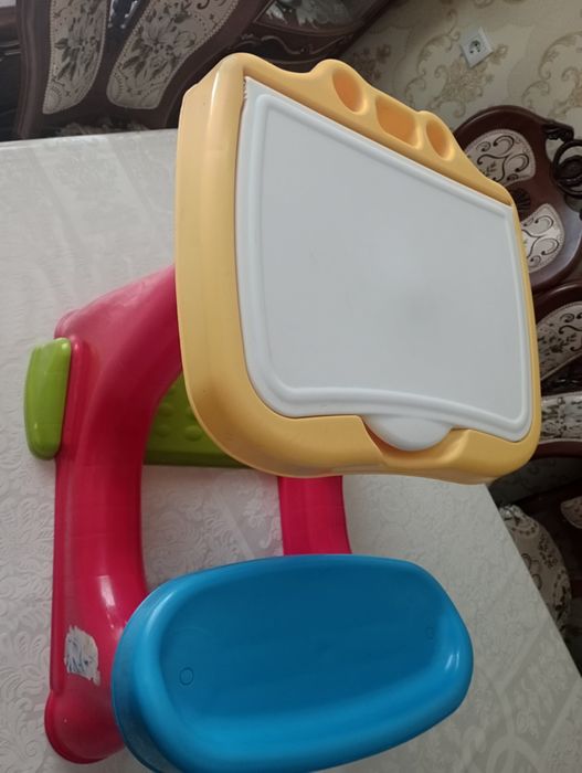 Парта для детей.