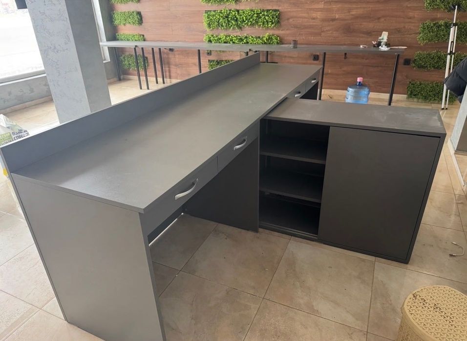 Офис бюро/рецепция в графитен цвят – 251 см
