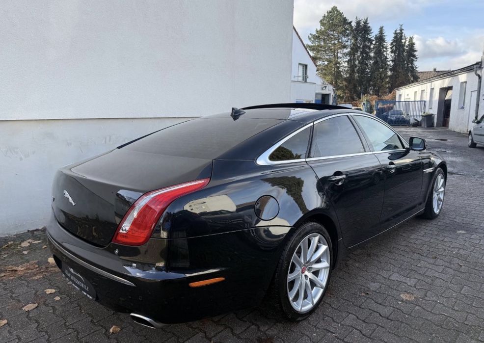 Dezmembrez  Jaguar XJ 3.0 Diesel 275 cp 2010-2015