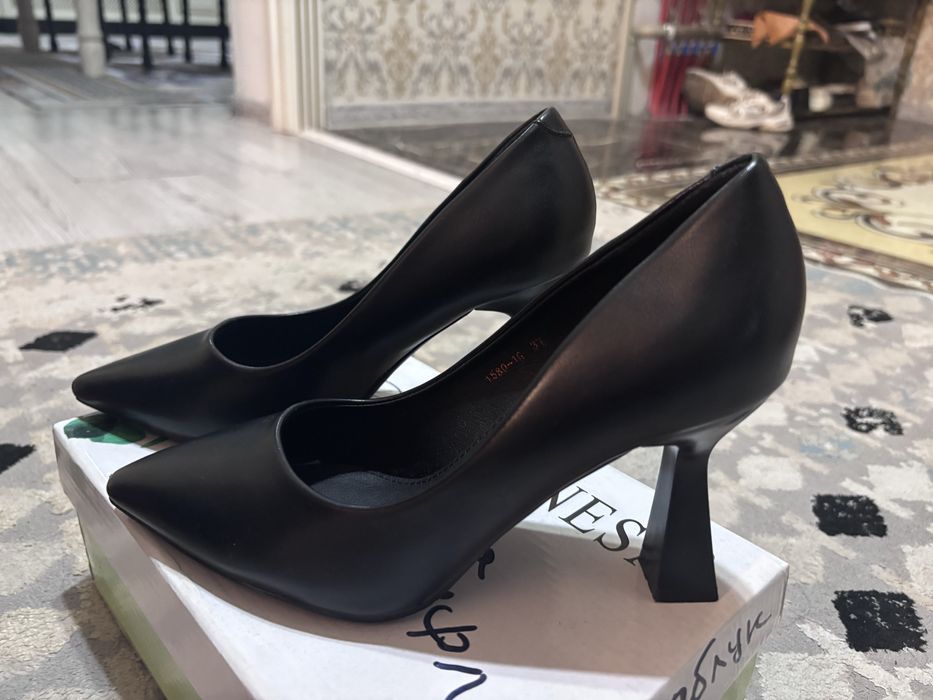 Срочно продам туфли