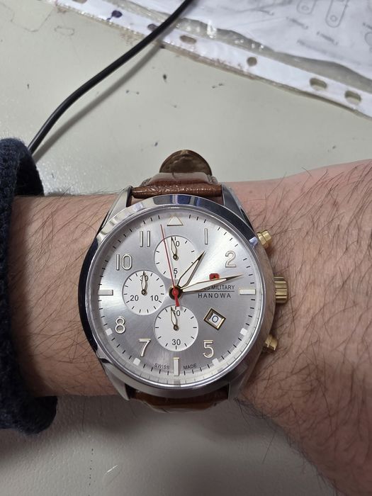 Продам часы Swiss military