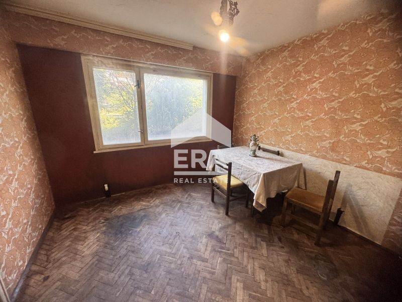 Продава се Тристаен апартамент в Варна, Окръжна болница - 73 кв.м за 2055 €/кв.м - Снимка #3