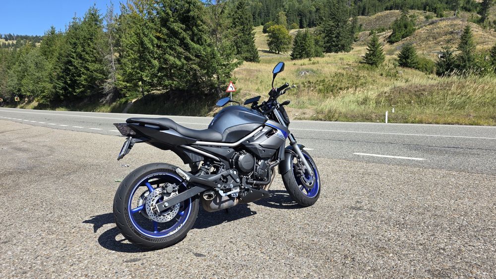 Vand Yamaha XJ6N 2015