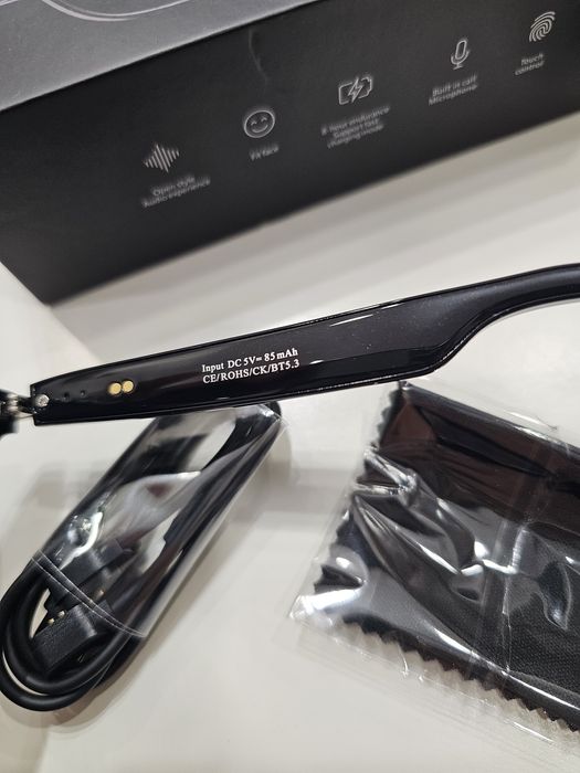 Ochelari smart cu difuzoare si microfon