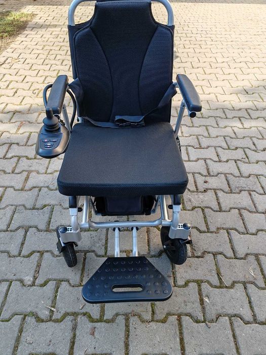 Scaun electric pentru persoane cu dizabilitati