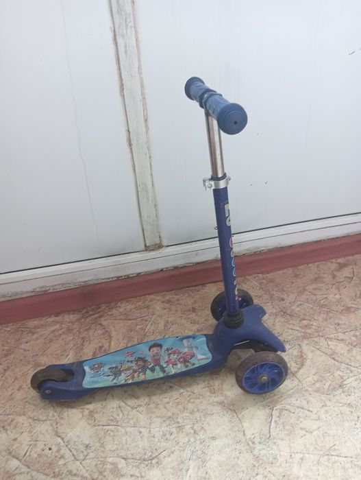 Продам самокат детский