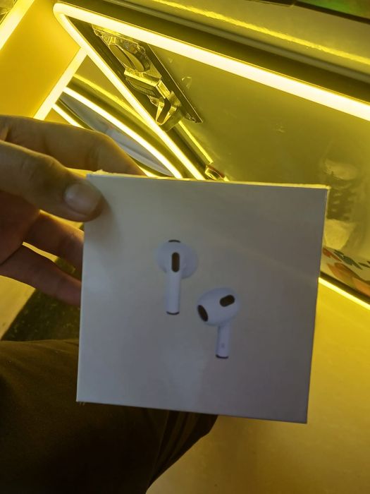 Продам  AirPods Apple