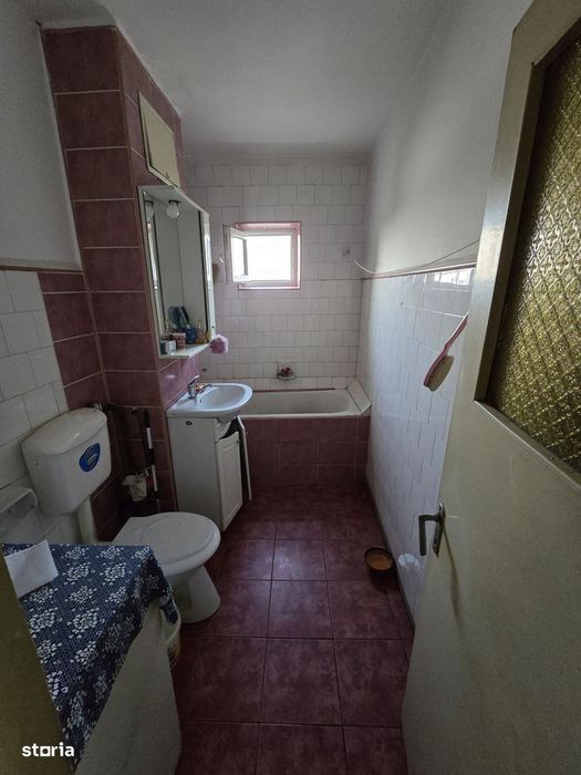 Apartament 2 camere, balcon, etaj 7, Craiova