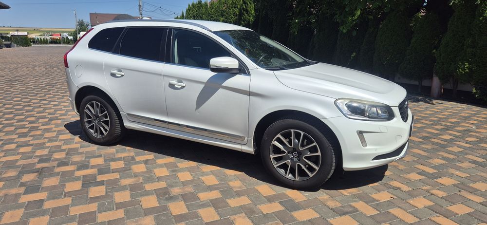 VOLVO XC60 2015 — imagine 4