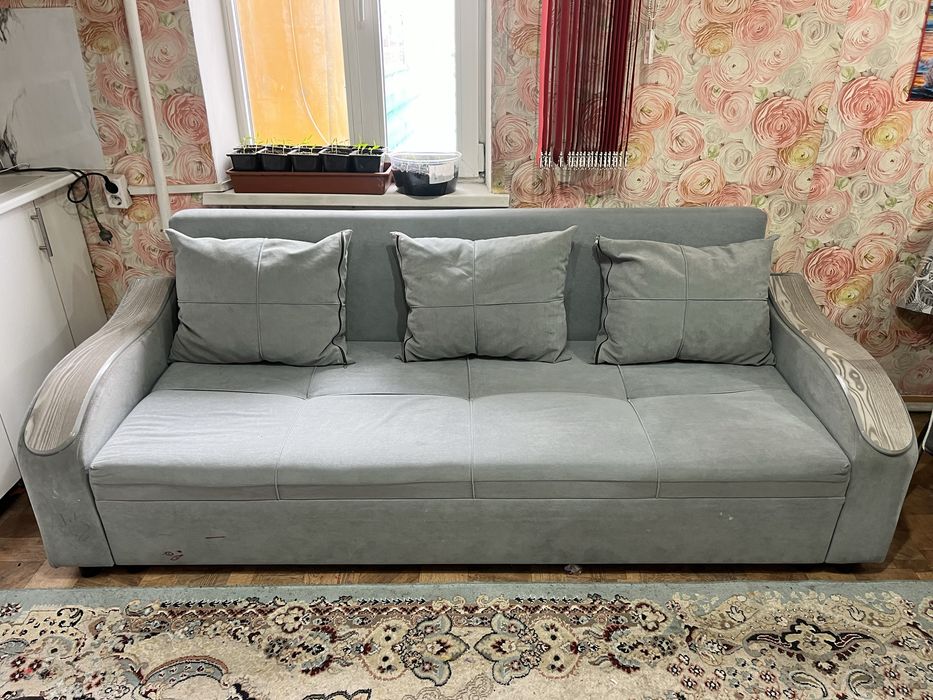 Продам диван, шкаф, прихожую, кровать