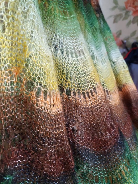 Продам пуховый палантин