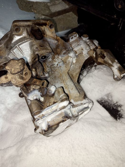 МКПП пассат б3 .