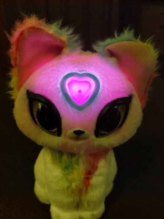 Plus interactiv pisicuta Luna in limba romana