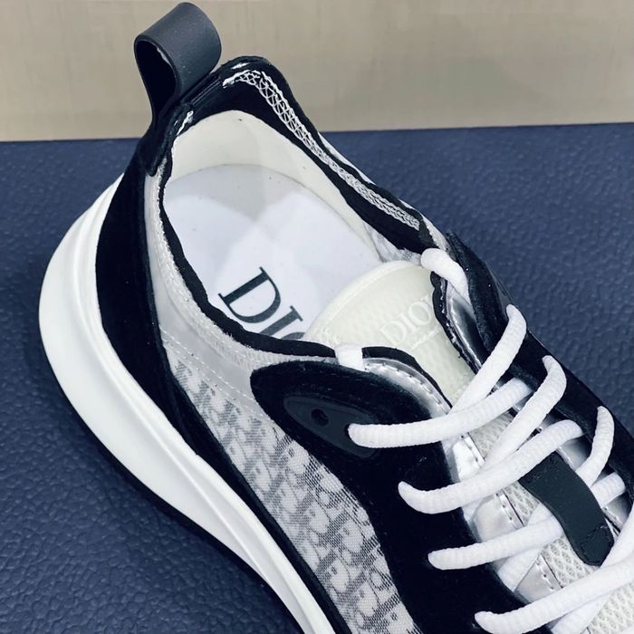 CD B30 Black/White