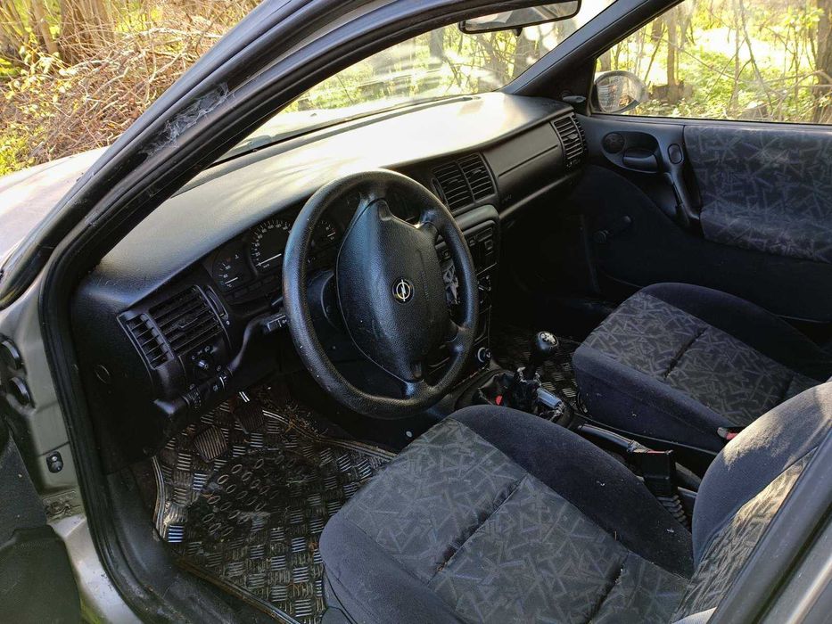 Опел Вектра Б бензин ЦЯЛА ЗА ЧАСТИ - Монтана