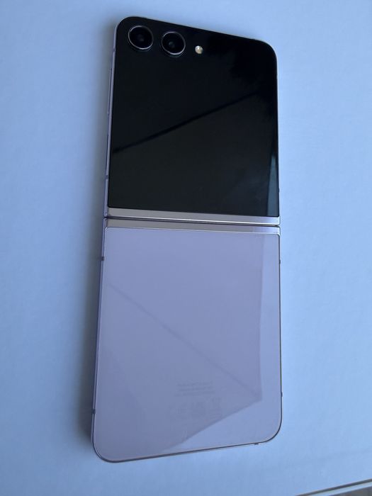 Samsung Galaxy Flip 5