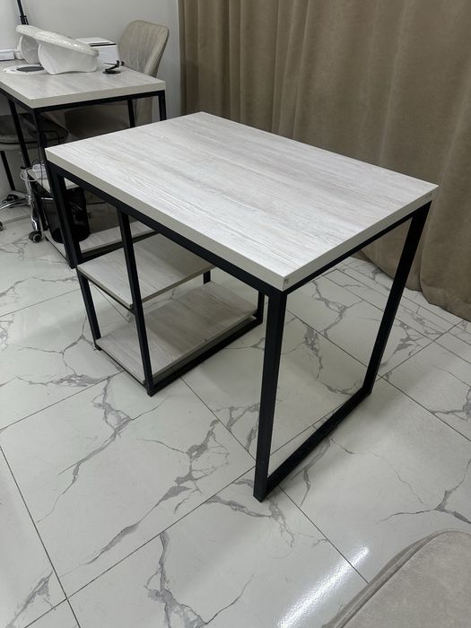 Стол для учебы/работы