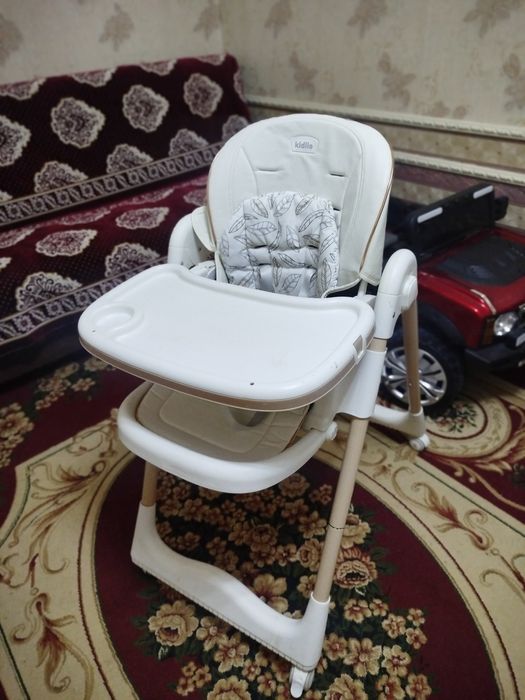 Детский стульчик для кормления