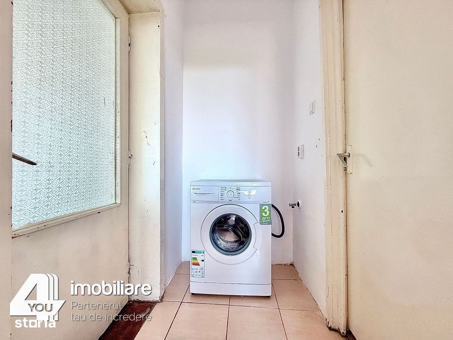 Apartament 3 camere Ineu langa Primarie ,82 mp, cu termotecă