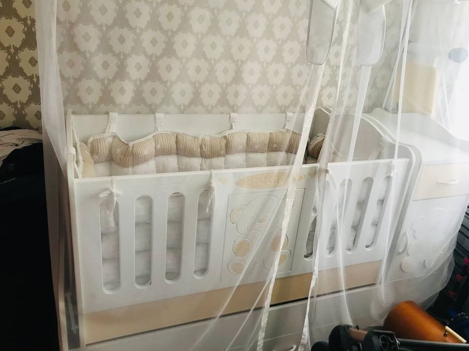 Детский  кровать  и шкаф