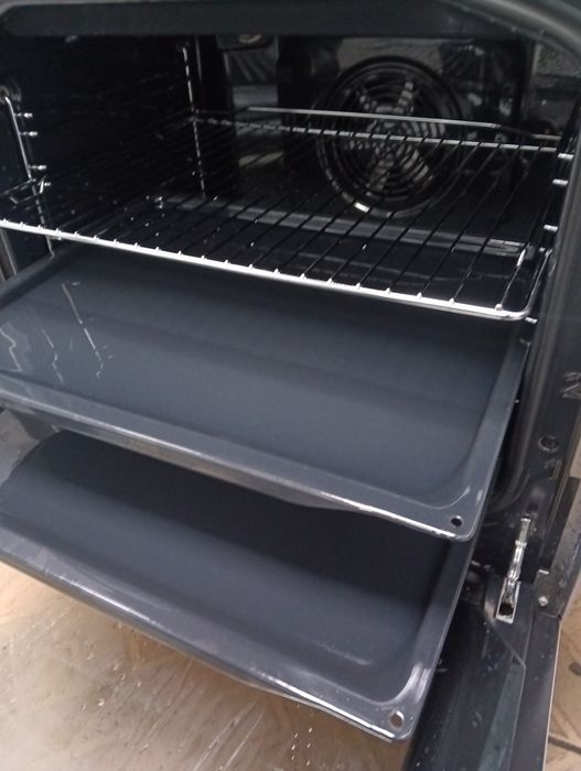 Иноксова свободно стояща печка с керамичен плот Gorenje 2 год.Гаранция