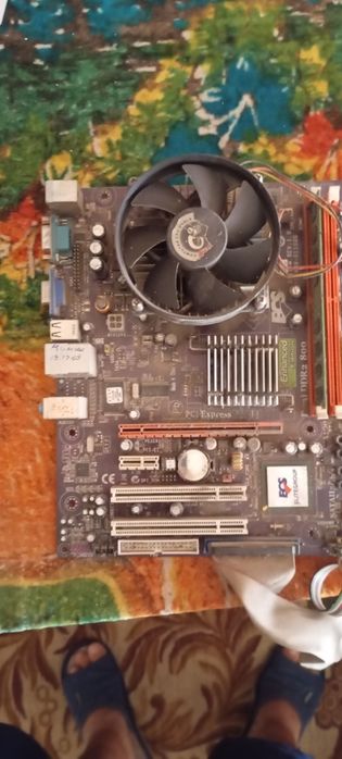 Жоский компьютер запчасти.