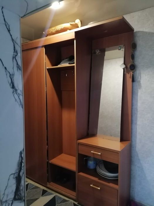 Продам прихожку срочно