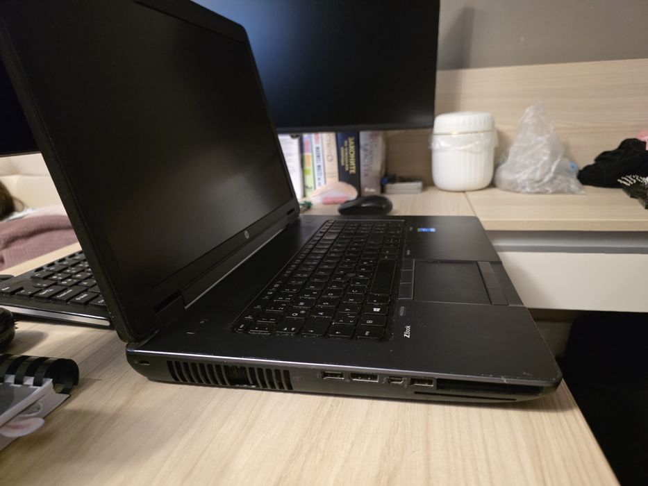 Hp Zbook 17 g2 i7 4800 16gb ram nvidia quadro k3100 4gb