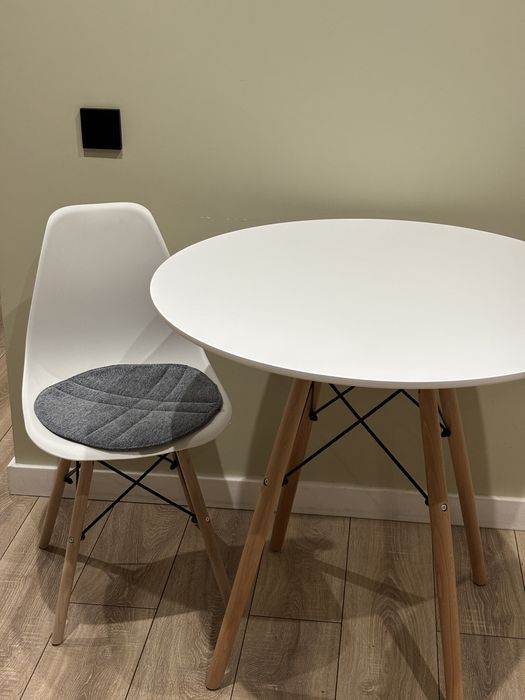 Продам стол со стульями