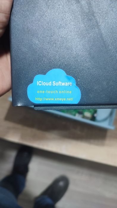 Видеорегистратор  DSS IP  8 каналный 500 gb HDD хороший состояние