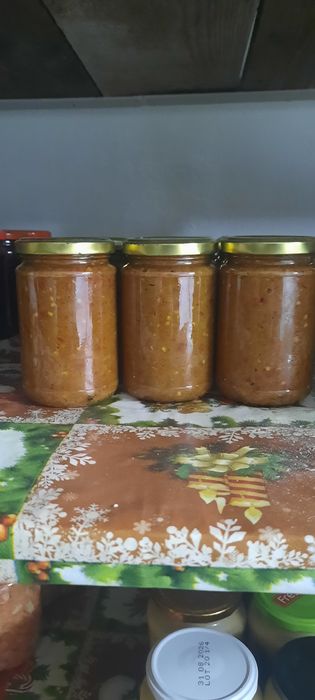 Zacuscă de vinete făcută la ceun.