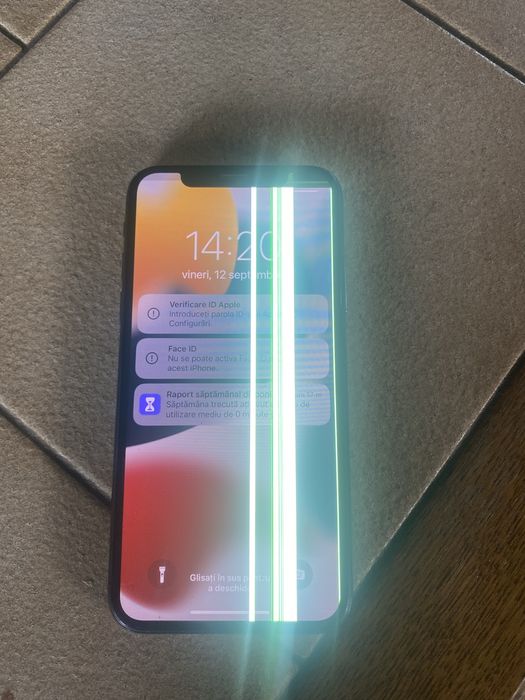 Iphone x cu display defect nu este blocat