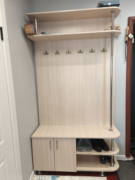 Продается Шкаф в прихожую