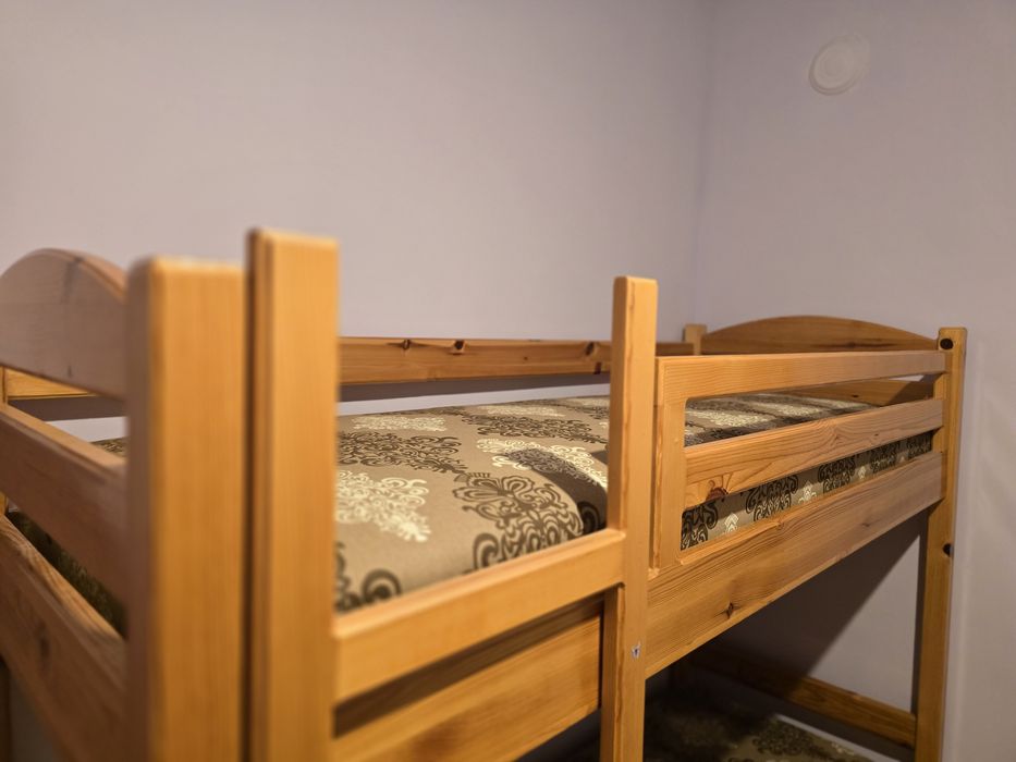 НОВО Двуетажно детско легло с нови матраци