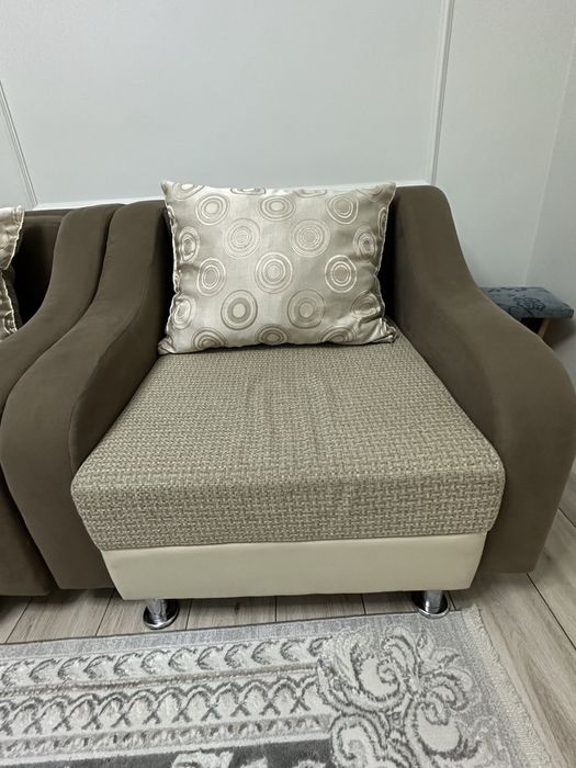 Продается диван в хорошем состоянии