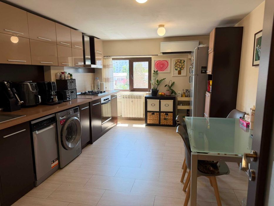 Apartament 4 camere